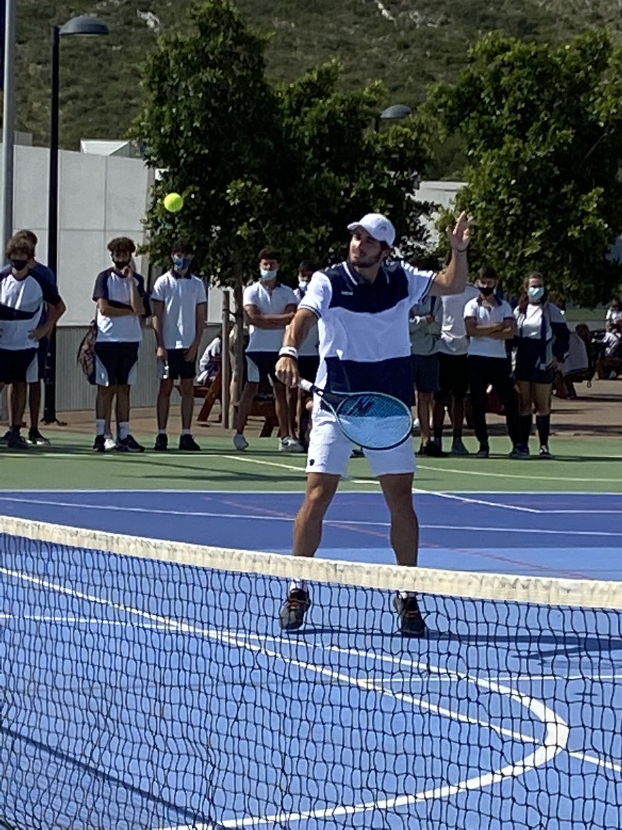 Chris_Akin's tweet photo. Had an ATP pro hit around w some of our top tennis players yesterday at #LESGettingBetter . Cool stuff... https://t.co/yiN6rGXAXJ