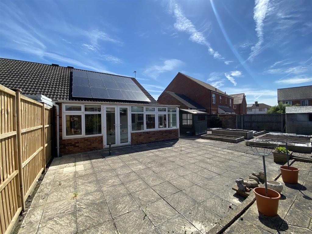 berkleyestates's tweet photo. ⭐ Bungalow With Large Garden ⭐

🛏️Two Bedroom Semi Detached Bungalow
📍 Ash Grove, Mountsorrel 

💷 £210,000

Contact 01509 414 787 or email barrow@berkleyestates.co.uk to arrange your viewing.

For more information visit https://t.co/IkRrCLaKB9

#loughborough #forsale https://t.co/IqZdkYXEV0