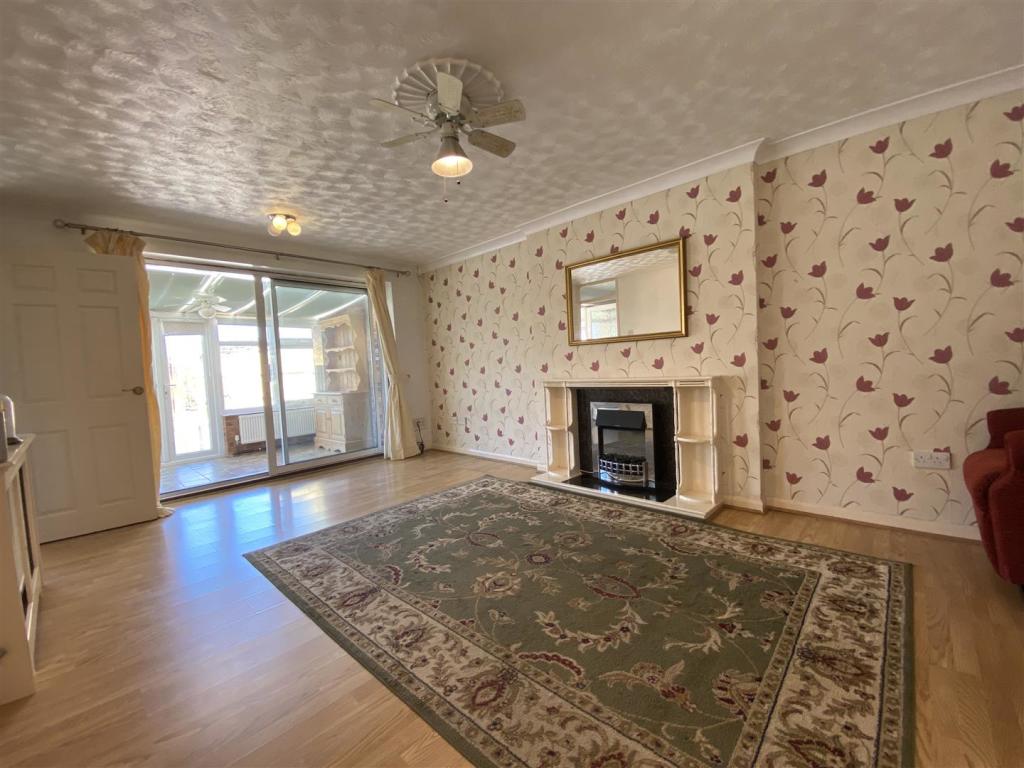 berkleyestates's tweet photo. ⭐ Bungalow With Large Garden ⭐

🛏️Two Bedroom Semi Detached Bungalow
📍 Ash Grove, Mountsorrel 

💷 £210,000

Contact 01509 414 787 or email barrow@berkleyestates.co.uk to arrange your viewing.

For more information visit https://t.co/IkRrCLaKB9

#loughborough #forsale https://t.co/IqZdkYXEV0