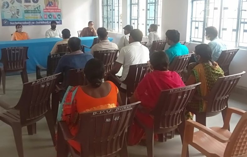 BdoBind's tweet photo. Meeting in Bind to speed up Covid Vaccination and field visit @kumari_darshana @dmnalanda @BNagarnausa @SurajKu54115280 https://t.co/BDHkwKabfA