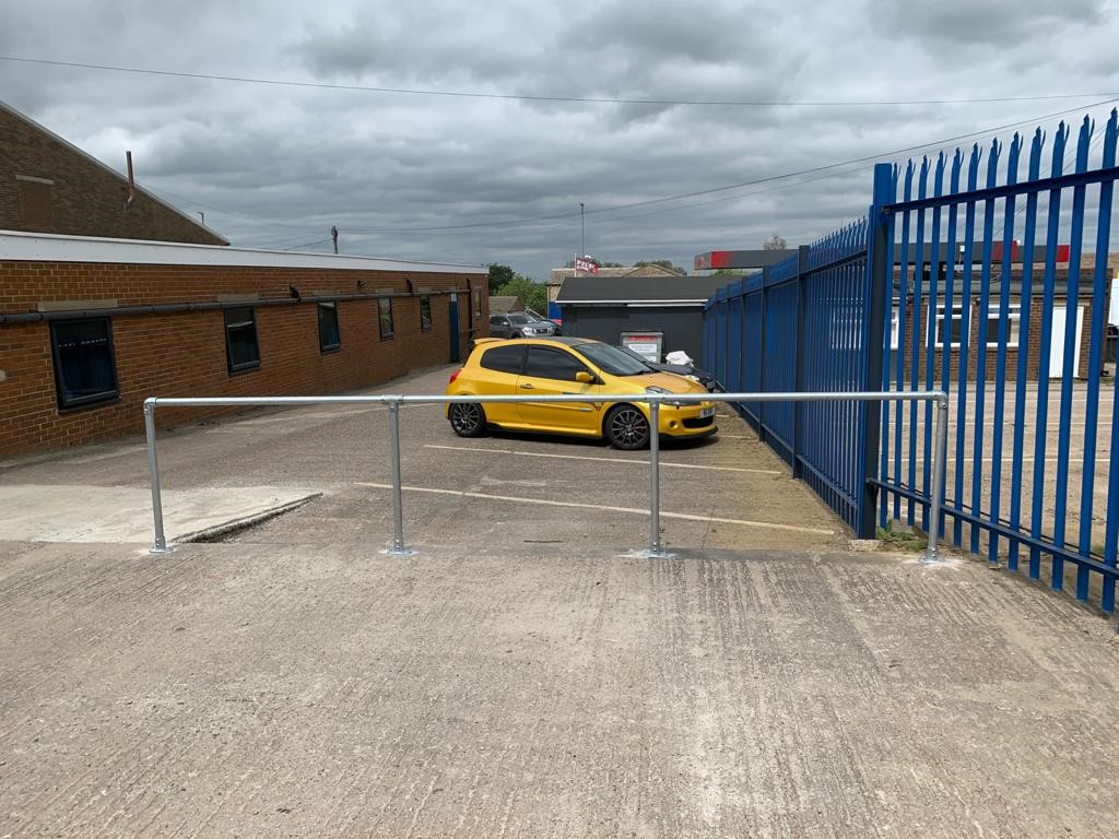 firth_fencing's tweet photo. @Oragyms looking to provide their customers with a safer and more secure environment to their outdoor space and car park. Finished off in some stylish RAL 7016 to match corporate branding. 💪  

#fencingcontractor #freequote https://t.co/jbljq4t9aD