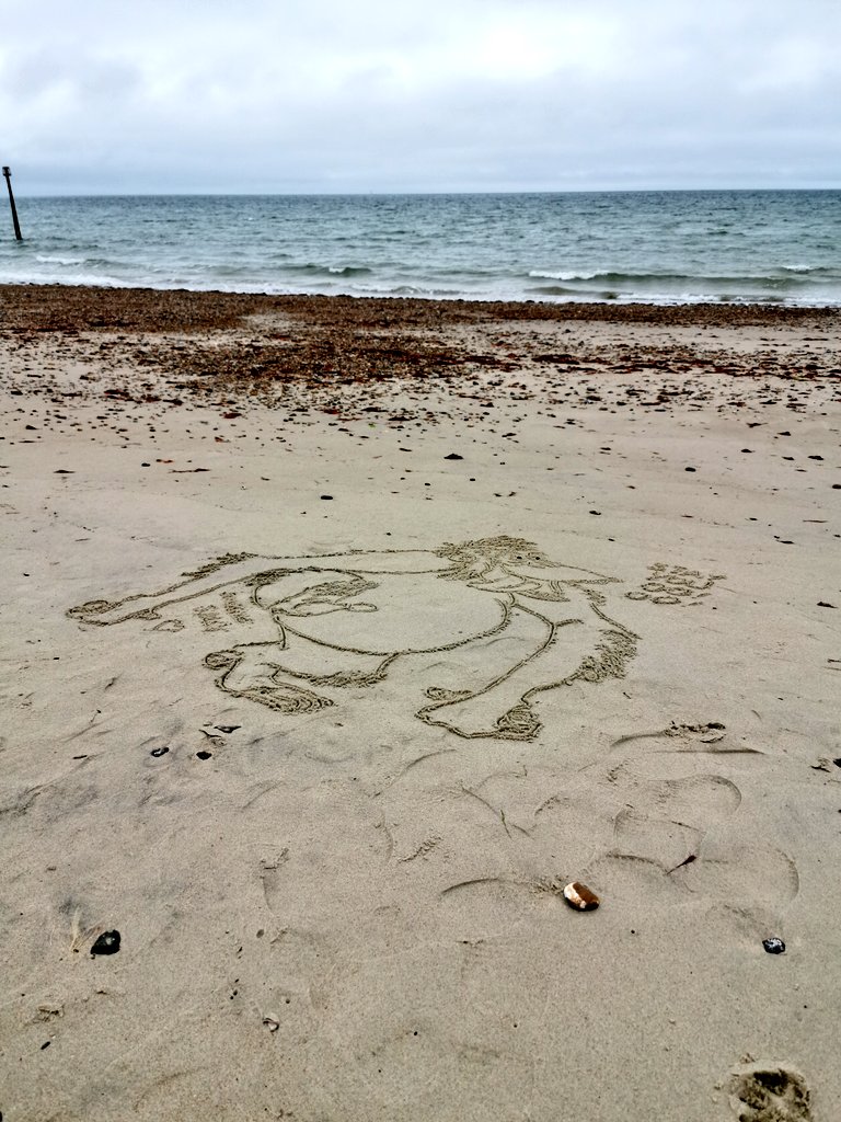 DigiDaughter's tweet photo. Stay You, Oo! Oo! π§‘ #KingLouie #thejunglebook #orangutang #King #Disney #DisneyClassics #Kingoftheswingers #JungleVIP
π #StaySafe #sanddrawing #beachart πππ #Lockdown2021 #morale #VitaminSea #Lockdown2020 #comics #cartoons βοΈ #SandBanksy #shorelinesally Characters No.974 https://t.co/6c1CYyM1ox