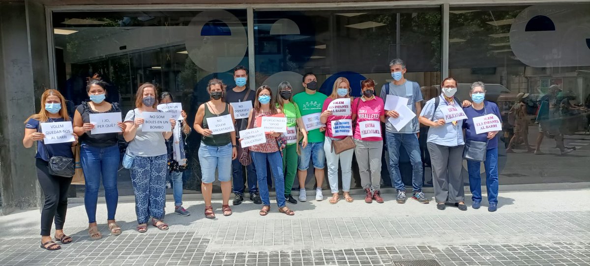 En representació de les famílies afectades per l'inscripció d'alumnes de 6è als instituts que no han triat. Per tots vosaltres!!!!
@DovellaR <a href="/MiralletesRespi/">Miralletes Respira</a> <a href="/EMiralletes/">Escola Miralletes</a>