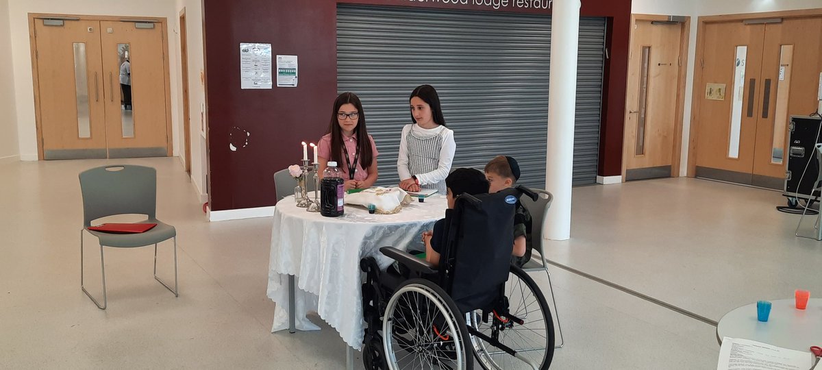 P4Calderwood's tweet photo. What a lovely Kabbalat Shabbat today - we were paying each other compliments and sharing what we like about each other. Shabbat shalom! https://t.co/Q4hY4mzAkK