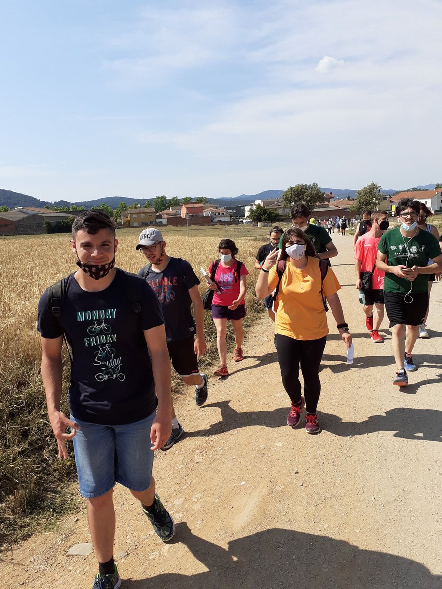 Alex_Pereznav's tweet photo. Dies d'aquells on recordem que els petits canvis són poderosos! #letscleanupday revitalitzant una bonica pineda de Cardedeu on #IFE power de @INS_Pla_Marcell fan arqueologia del residu, el clasifiquen, el pesen i reflexionen mentres obren pas a la natura 🌱❤ https://t.co/sljRetweFu