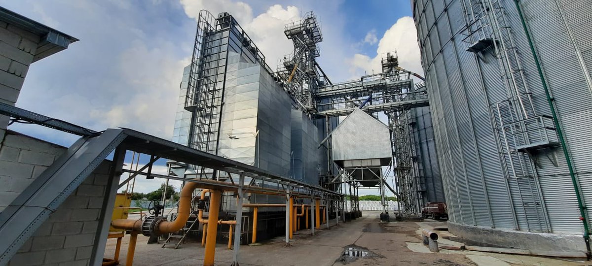 PerryEng_EA's tweet photo. The Rzaksinskiy Elevator in Tambo, Russia, boasts of a 100t/h dryer with 25,000 tonnes of storage. The plant handles wheat and maize grains. #EngineerignExcellence⚙️ https://t.co/iK9FzyX402