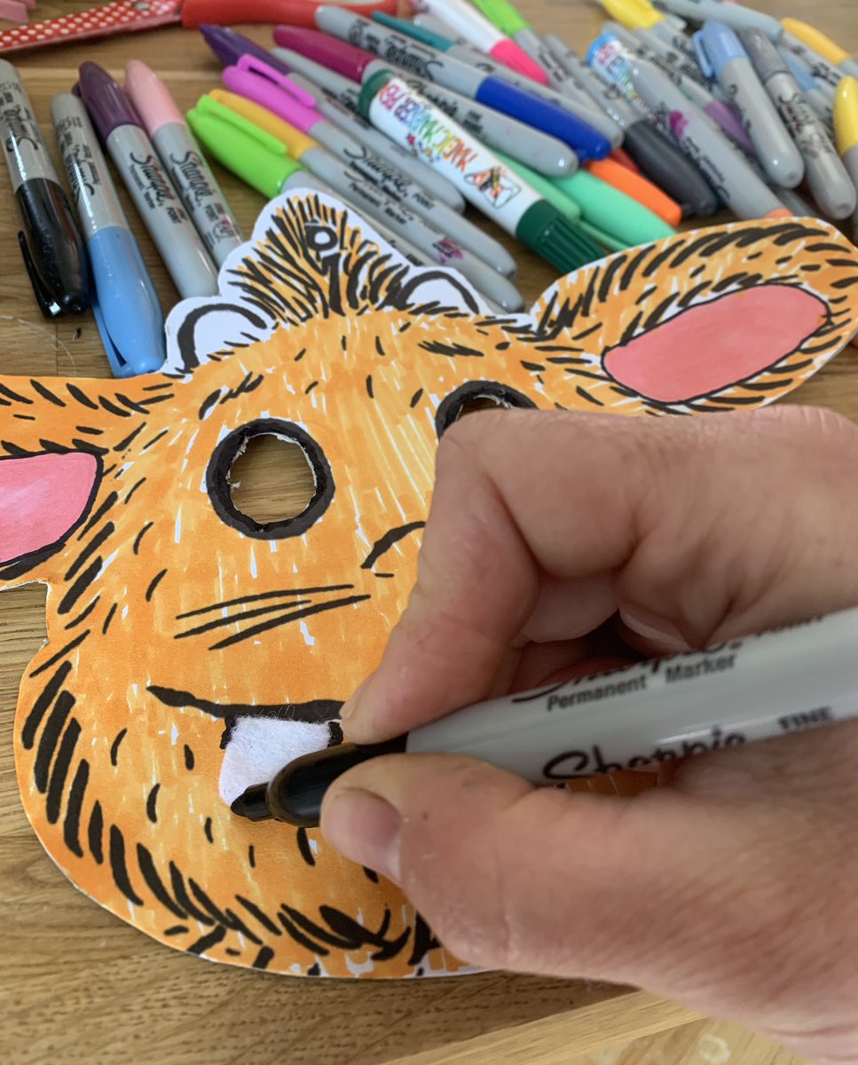 Nursie_Favs's tweet photo. Are you at a loose end this weekend? Why not Join the @CCJDownend @CCIDownend scarecrow hunt organised by @JodieGodfrey5 from @CcjFriendsof.

See comments for map download link. Suggested donation £2.

Finishing touches currently being put onto our scarecrow(s!)...@annabmartin https://t.co/G0t84XvwTm