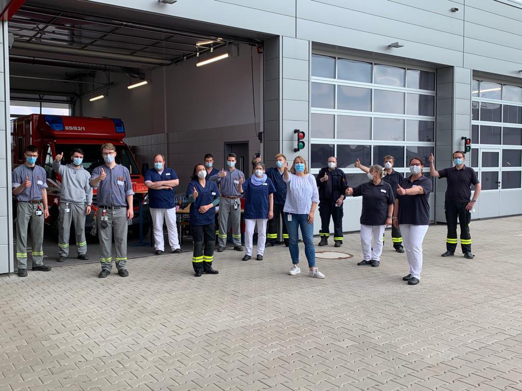 ArcelorMittalHB's tweet photo. Die erste Impfwoche haben wir erfolgreich gemeistert! 

In Bremen haben wir 528 und am Standort in Bottrop 145 Mitarbeiter*innen geimpft! 💪🏼 Wir bedanken uns bei unseren Impf-Teams für die gute Organisation - tolle Leistung! Nächste Woche geht es weiter 💉 https://t.co/jfBGStkR8U