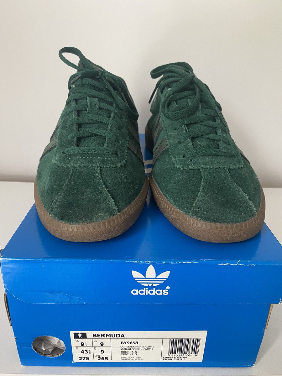 thomaswatts23's tweet photo. FOR SALE 

Adidas Bermuda Size 9

Great condition with original box

£65 all in

@RetroSolesUK @adiFamily_ 
#adidasoriginals #adidas #Adifamily https://t.co/0Uswqes0mk
