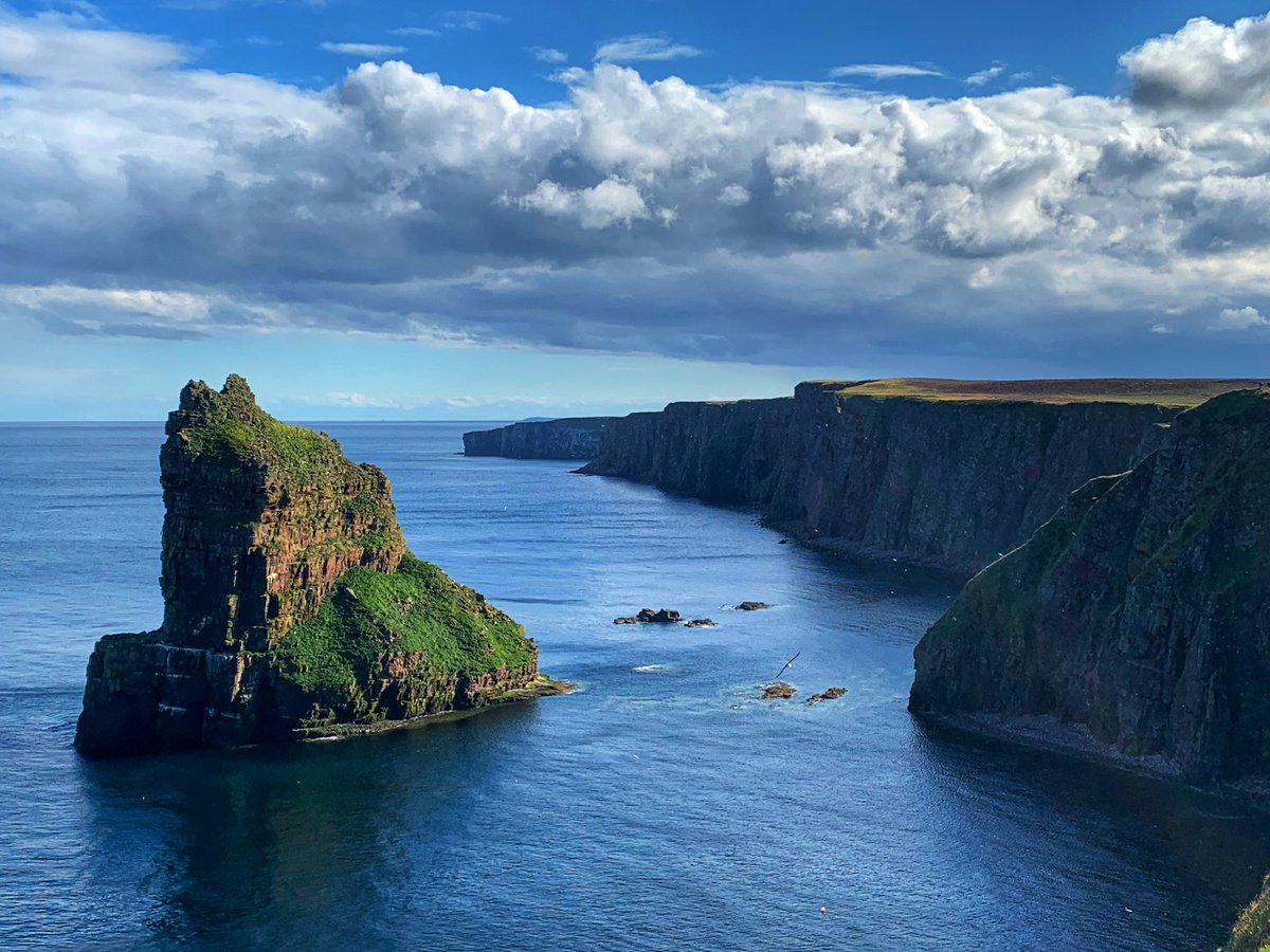 folknstory's tweet photo. Duncansby Stacks, John o’Groats ☀️ 

#Scotland #VitaminSea @VisitScotland https://t.co/6zmY3YWOBa