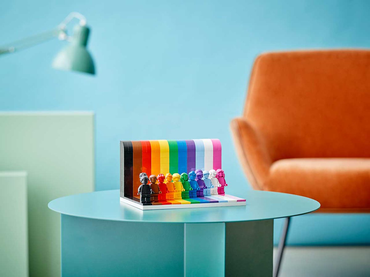 designindaba's tweet photo. Flying the flag 

LEGO is marking the start of Pride Month with the launch of Everyone is Awesome - a set that celebrates diversity. The 346-piece set features 11 monochrome minifigures to match a striped stage in the colours of the flag. 
 
Photos: @lego

#designindaba https://t.co/bcIEcBgEJv
