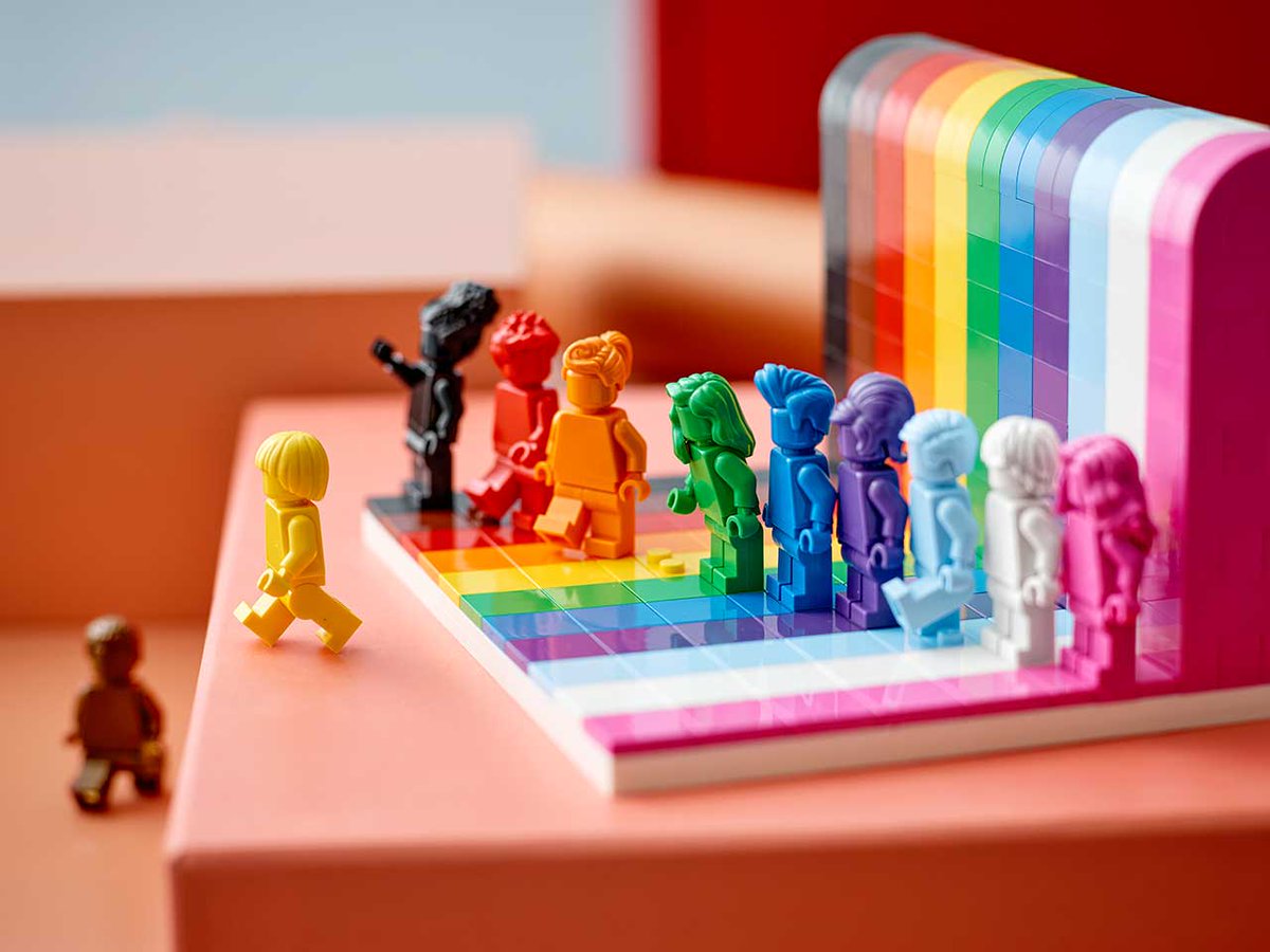 designindaba's tweet photo. Flying the flag 

LEGO is marking the start of Pride Month with the launch of Everyone is Awesome - a set that celebrates diversity. The 346-piece set features 11 monochrome minifigures to match a striped stage in the colours of the flag. 
 
Photos: @lego

#designindaba https://t.co/bcIEcBgEJv