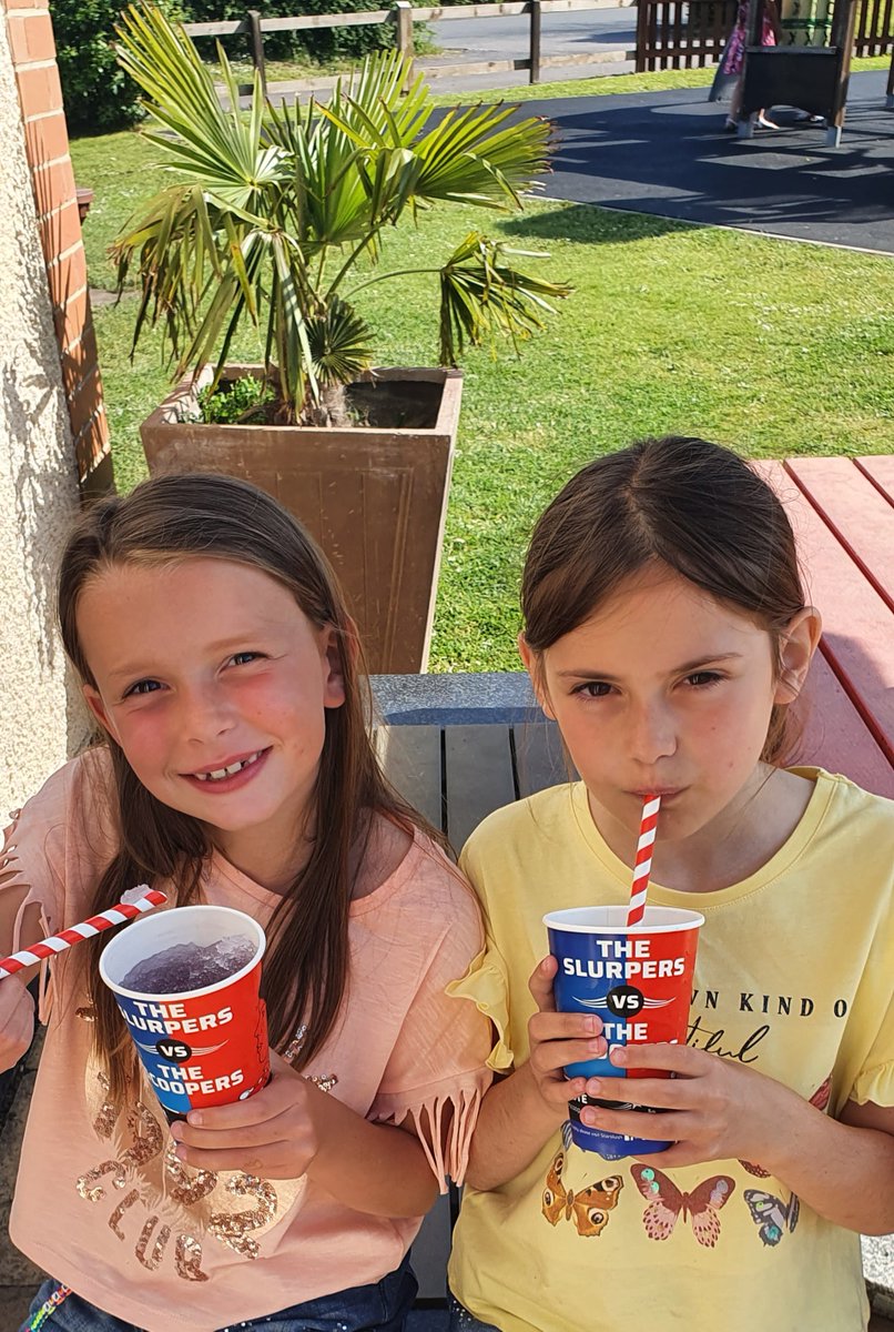 LongsArmsHH's tweet photo. STARSLUSH!!
Are you a scooper or a slurper?? https://t.co/T5dMVrWvIu