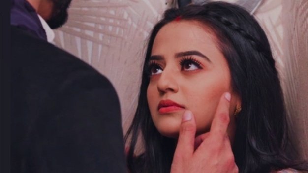No thoughts just... 
Helly Shah as Riddhima Vansh Raisinghania.✨

#HellyShah • #IshqMeinmarjawan2