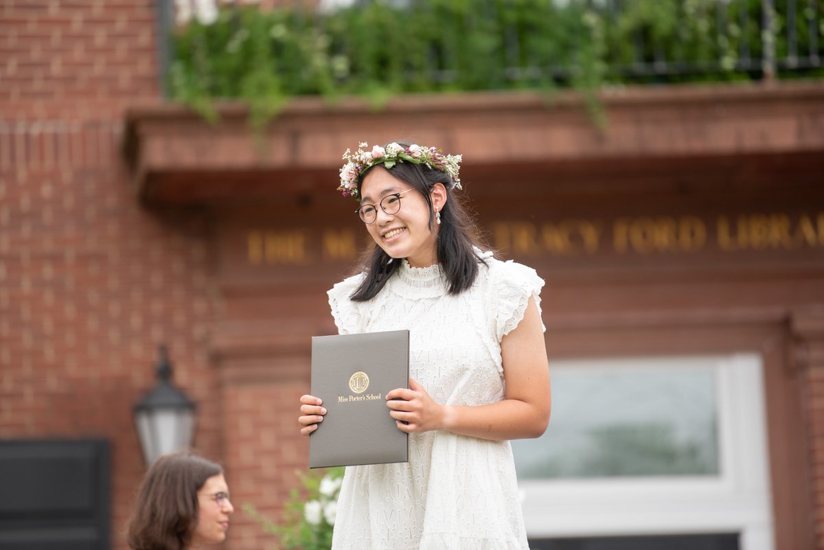 missporters's tweet photo. A week ago today, the Class of 2021 went from Miss Porterโs School students to our newest Ancients. Congratulations!
#MissPortersSchool #MPSGrad #ClassOf2021 #Farmington https://t.co/RmjqSZKli6