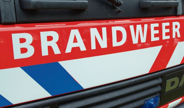 Flinke brand in Poortvliet; Uitslaande brand aan Weihoekweg - ..