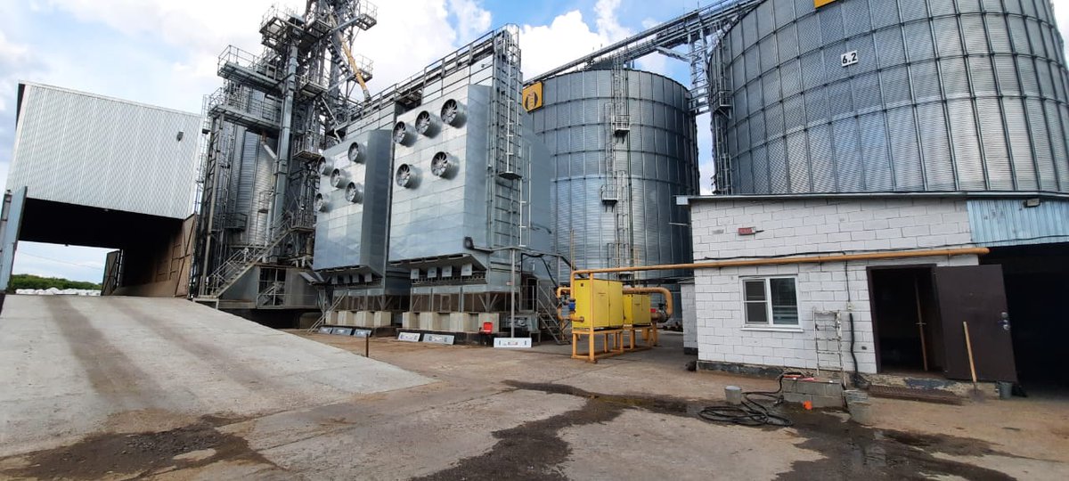 PerryEng_EA's tweet photo. The Rzaksinskiy Elevator in Tambo, Russia, boasts of a 100t/h dryer with 25,000 tonnes of storage. The plant handles wheat and maize grains. #EngineerignExcellence⚙️ https://t.co/iK9FzyX402