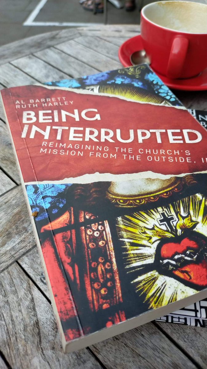 BeanRevd's tweet photo. Disrupted week this week (long story!).
As a result not out yesterday as Town Centre chaplain so, unusually, out and about today (Friday).
Not had a proper day off this week.. so allowing myself some relaxed time with my book, too.
But #interruptme #NeverTooBusyToChat ! https://t.co/ezbBg7HfFV
