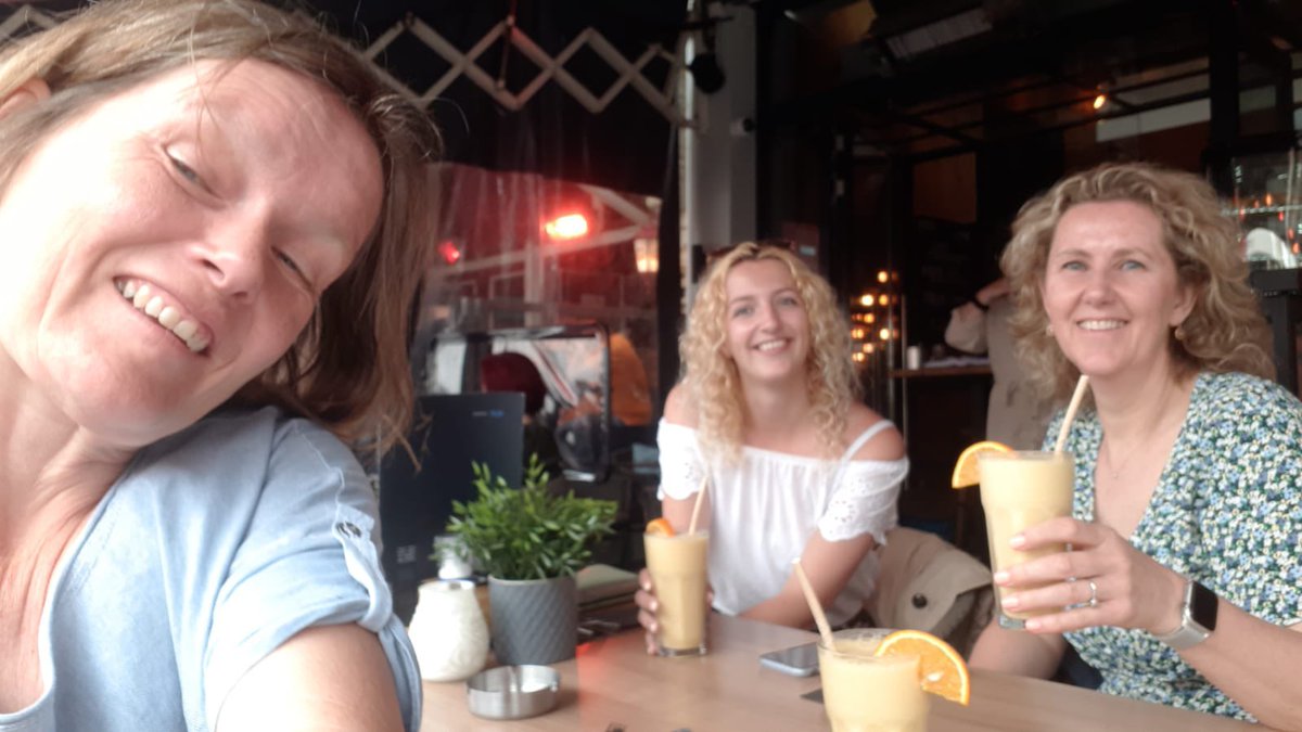 Het afsturen van Isabelle vieren we met een gezellige lunch in Goes!  carpediemcommunicatie.nl/isabelle-rondt…