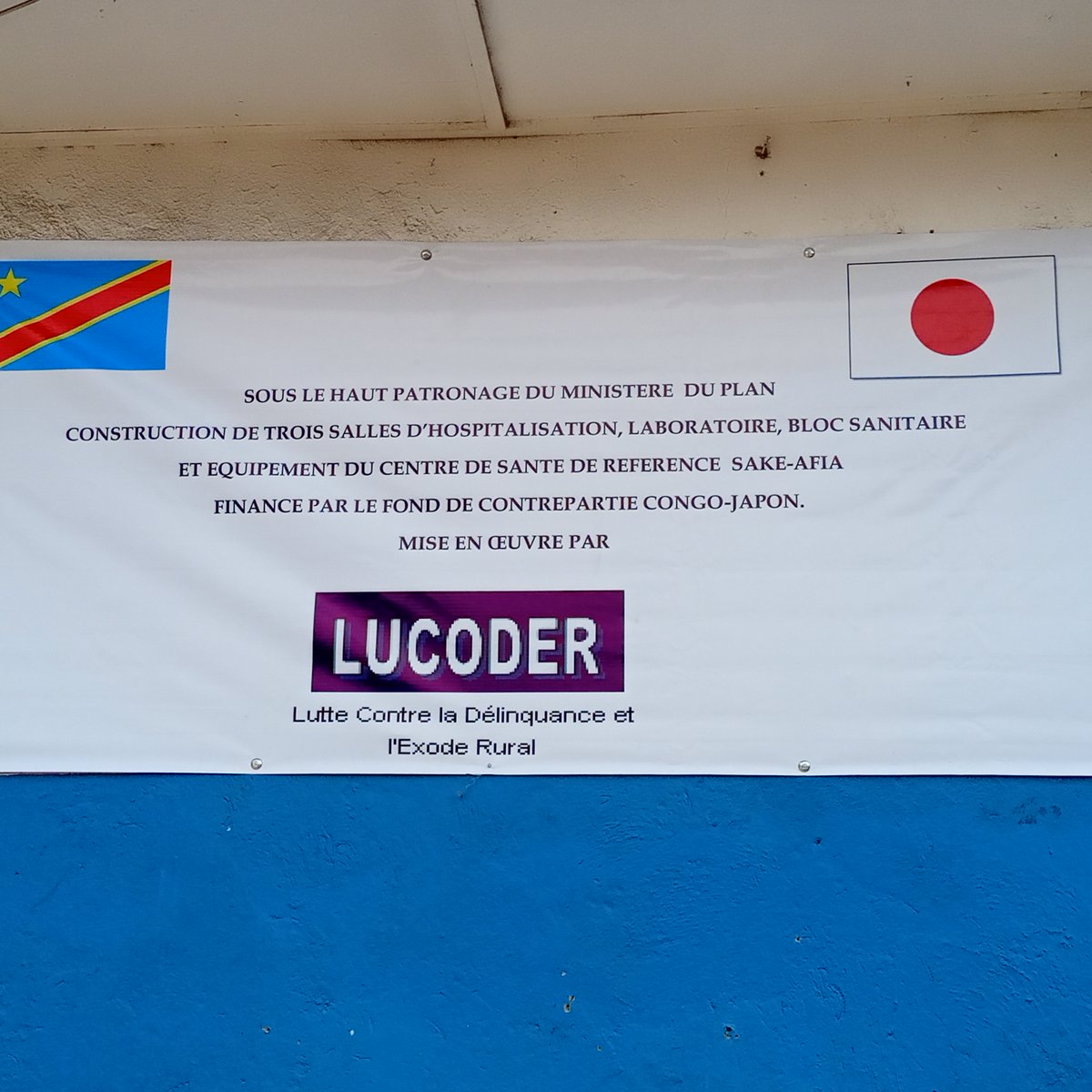Lucoderasbl's tweet image. Sous le Haut patronage du Ministère du Plan avec l’appui financier du fonds de contrepartie Congo-Japon. LUCODER Asbl est en train de construire 3 salles d’Hospitalisation 1laboratoire et 1Bloc Sanitaire,dans le souci d’améliorer la qualité des soins de santé  du CSR  SAKE- AFIA