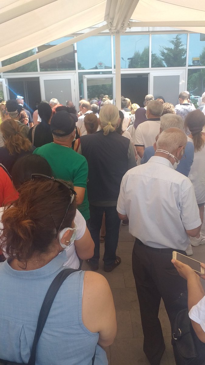 siyahinelli50si's tweet photo. Nennn aşı olmadan #COVID19 olmayaydık eyiydi 😳😫
@drfahrettinkoca hastaneler #lebaleb maşallak 🤭😅 https://t.co/Dbn3soGfDb