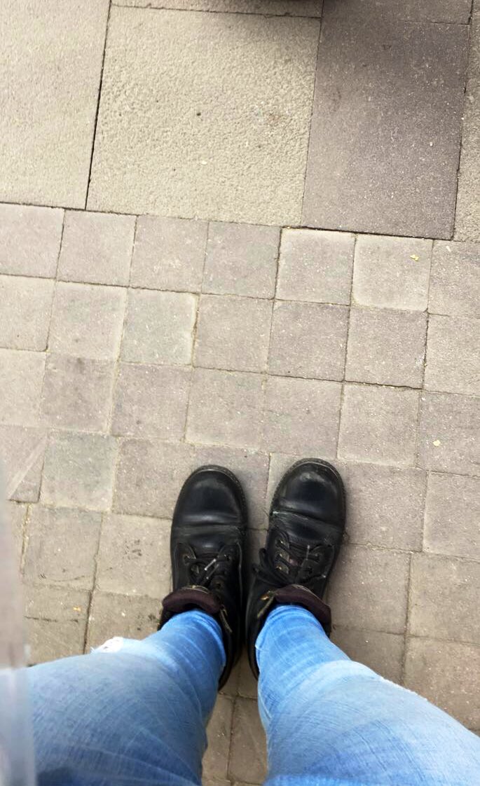 Uşak Haziran ayı kombini siyah boğazlı ve bot 👌🏻