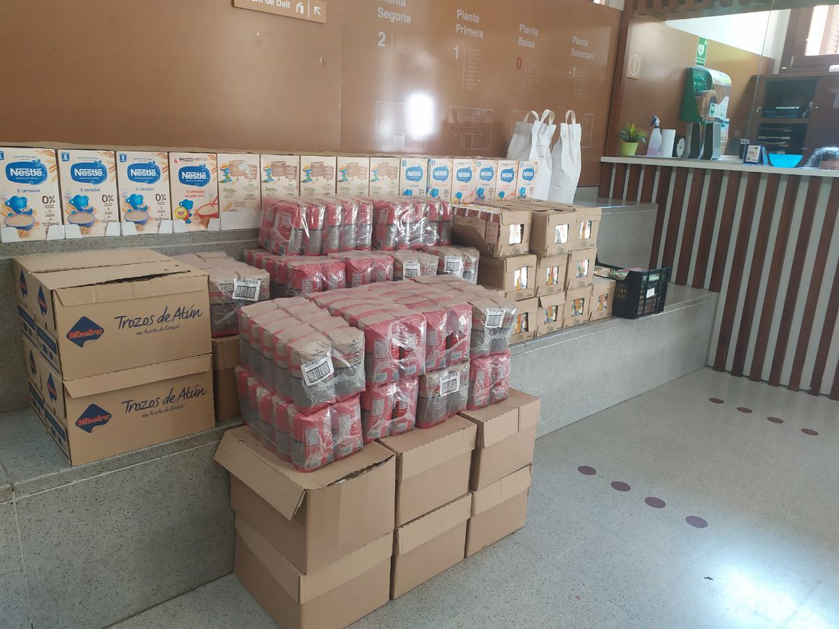 lluisosdegracia's tweet photo. ✨Ja han començat a arribar les donacions d'aliments i productes d'higiene personal! Gràcies @GraciaParticipa per tanta generositat!

Podeu venir a Lluïsos de Gràcia:
🗓️Divendres 11 de juny - fins les 21h
🗓️Dissabte 12 de juny - de 9h a 21h

#RecapteSolidari #SOSRefugiats https://t.co/ZgNdPu45pt
