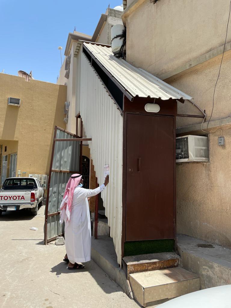 Alahsamun's tweet photo. #أمانة_الأحساء ممثلة ببلدية جواثا  خلال جولاتها الرقابية في المدن والقرى التابعه لها برفع التشوهات البصريه تمشياً مع قرار الوزارة لرفع التشوهات البصرية

#امتثالك_أمانة
@saudimomra https://t.co/nhMEUCFYzy
