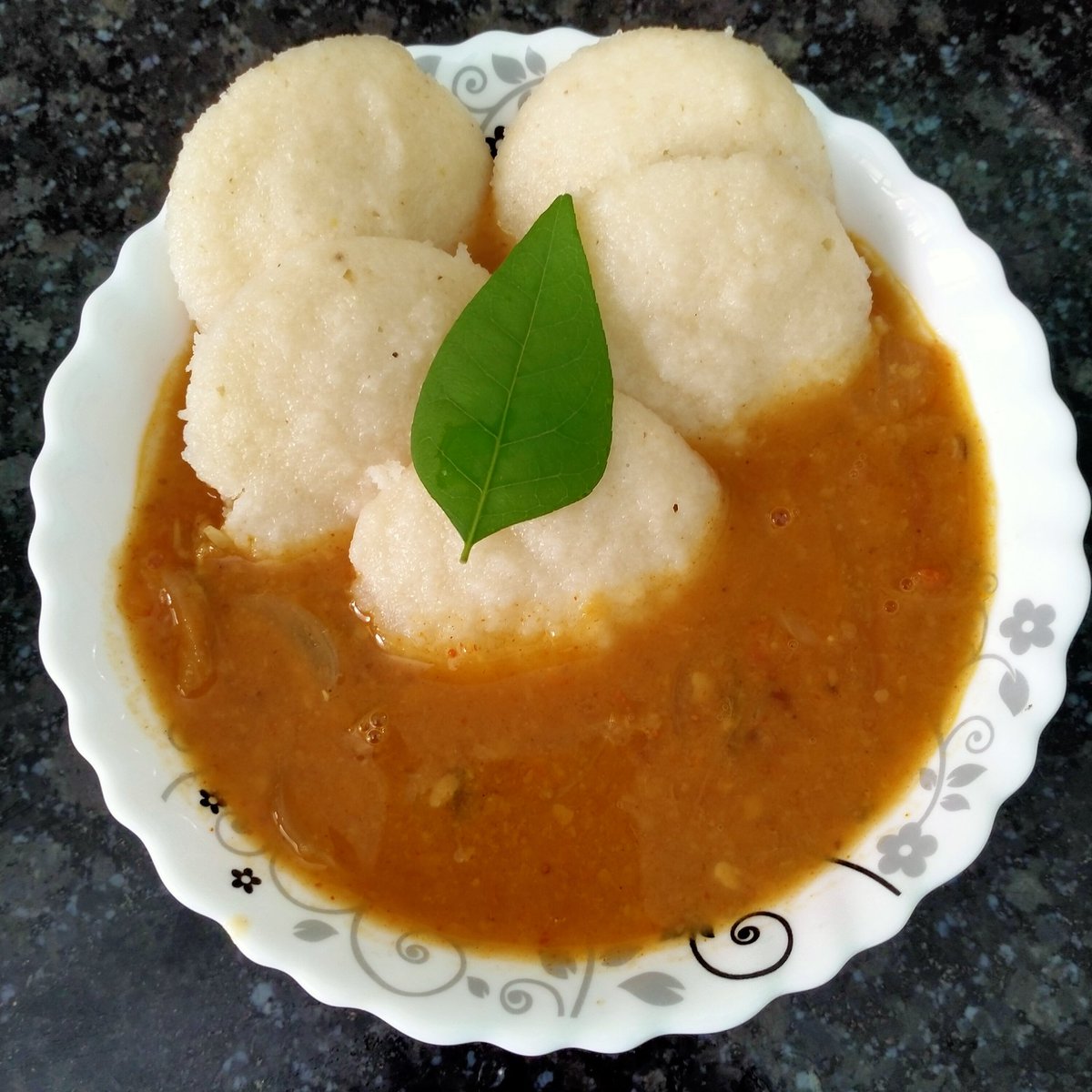foodandfinal's tweet photo. Idli is a steamed spongy rice cake and when paired with a spicy and tangy Sambar, it is definitely one of the most tummy filling breakfast dish you will ever eat.
#idli #idlisambhar #ravaidli
#sambhar #spicysambhar
#tangysambhar
#FoodAndFinal #FoodAndFinalRecipe https://t.co/Fab48WcOzW