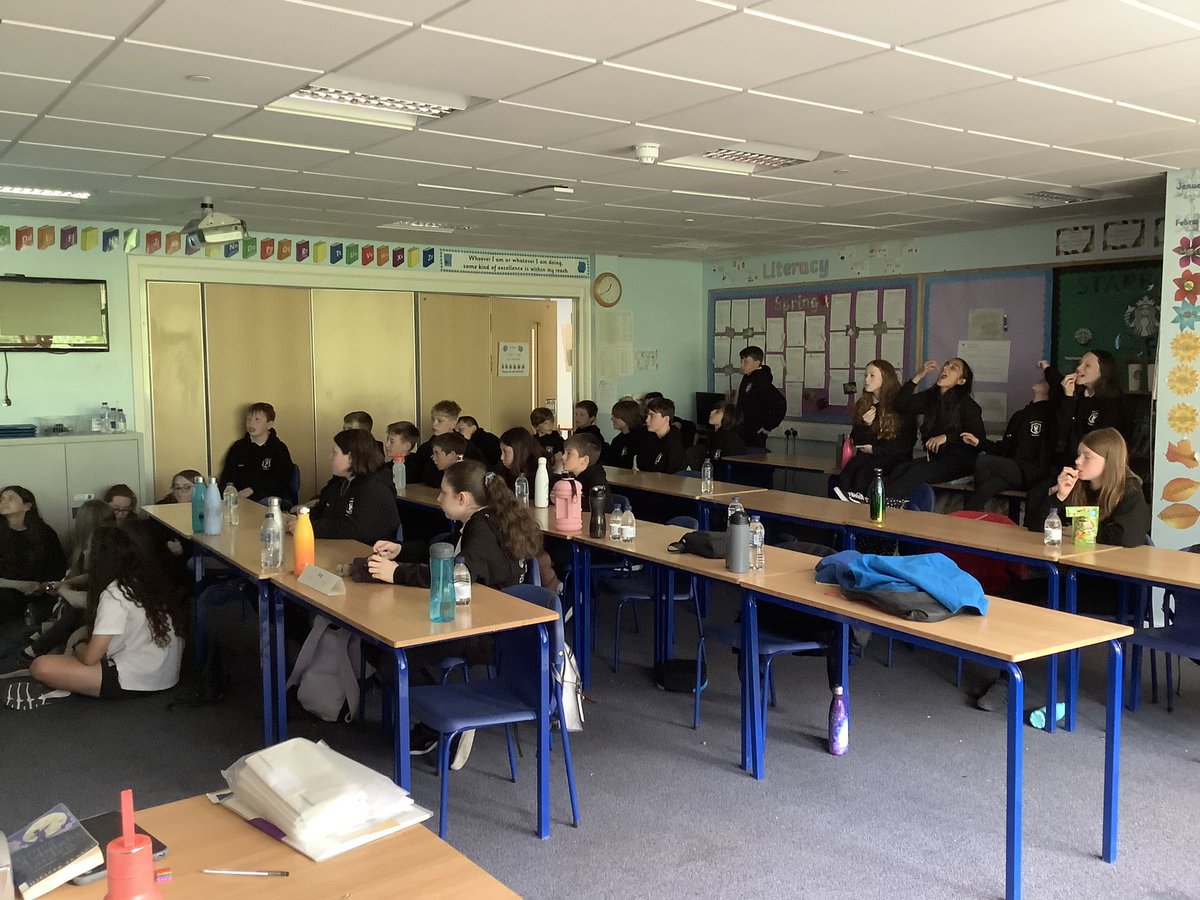 wpsp7dm's tweet photo. We’re enjoying our pizza and movie afternoon! Thank you Mr McGlynn for the delivery! https://t.co/BwAvwc6gPq
