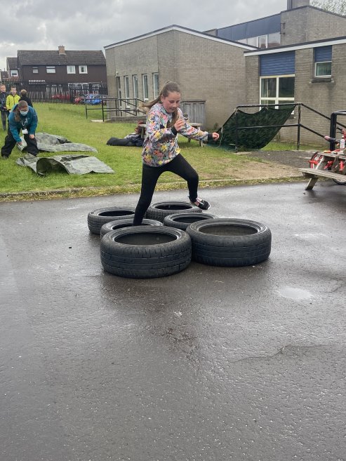 whitdale_ps's tweet photo. Lots of fun in P5D this morning. #campexperience #obstaclecourse #armycrawl #hurdles #tyres #outdoors https://t.co/rRGfVHP7X7