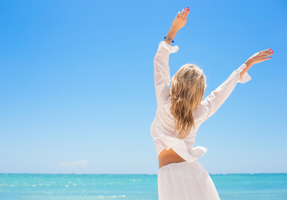 Blue skies, sparkling seas and an ocean breeze. Feels like Inis 💙 #feelslikeinis #inis