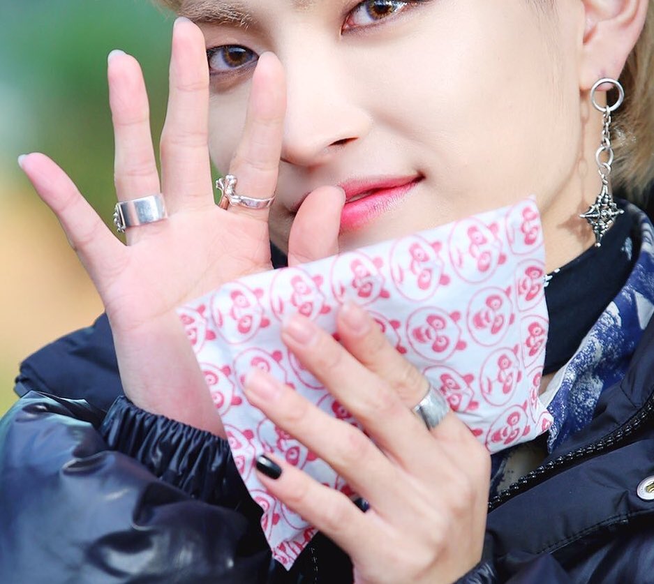 Hongjoong Tiny Hands A Threadpic Twitter Com Gwr9hs0b0f Hjoongturkey