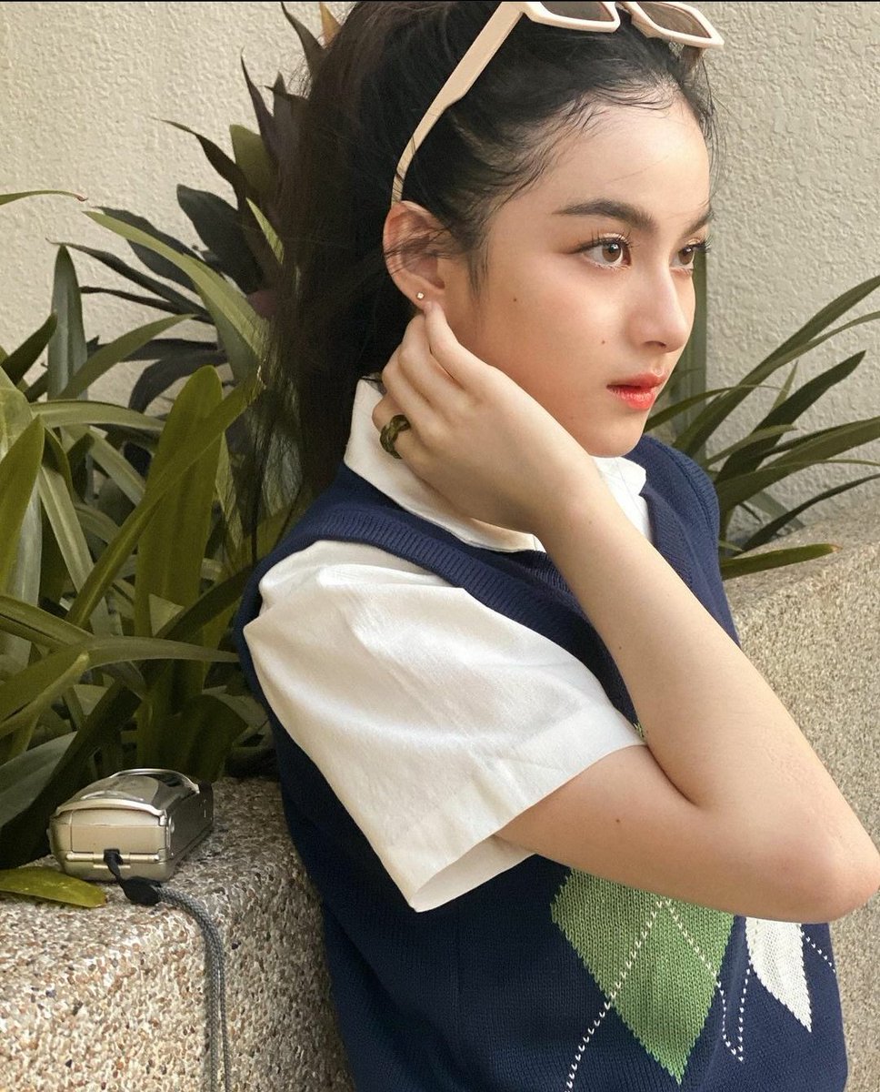 PrthTnp's tweet photo. Ngeliatin nya jangan kaya gitu @Swastamiitaa , gue kan jadi berasa cakep https://t.co/Dssn1eCJDe