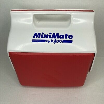 map2271's tweet photo. Vintage Igloo Mini Mate Lunch Box Cooler in Red, White, &amp;  Blue - Available on #eBay https://t.co/rA9zk6NGjs
#Camping #Picnic #USA #Patriotic #igloo #cooler #minimate #lunchtime #shopsmall #HodgePodgePam #ROCteam #ebayfinds https://t.co/8EodCfdc6H