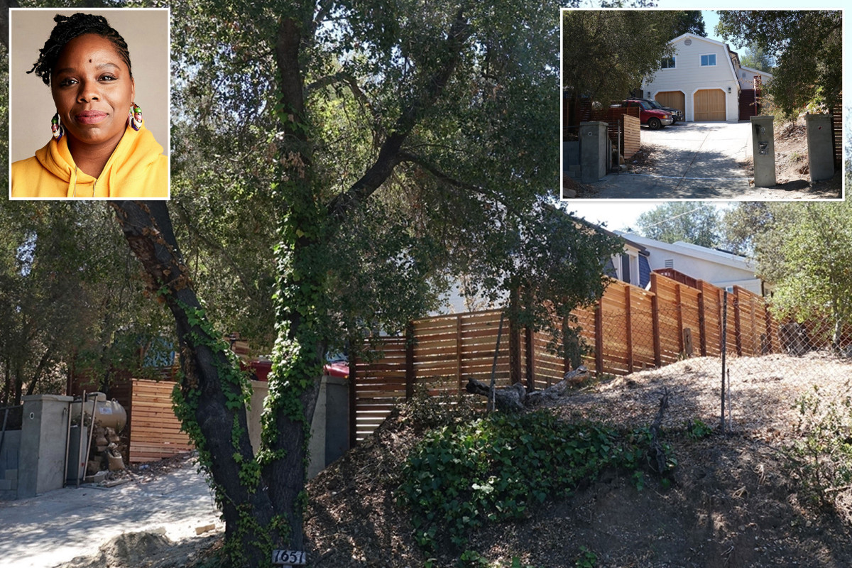 nypost's tweet photo. BLM co-founder Patrisse Cullors reportedly builds fence, gate around $1.4M home https://t.co/suZqpwJAN5 https://t.co/3tCUPfpIZV