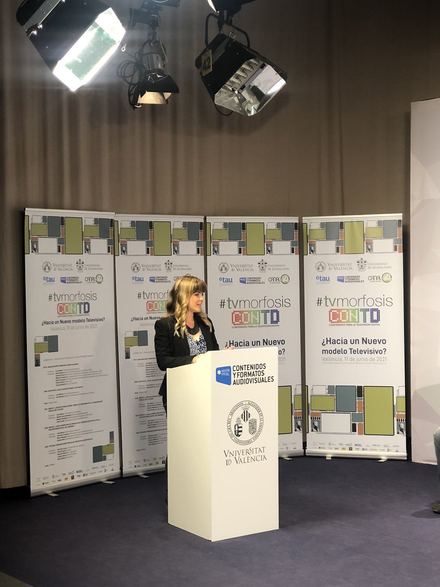 Máster Formatos UV tweet media