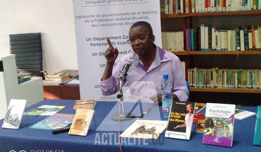 actualitecd's tweet photo. Littérature : à Lubumbashi, Pie Tshibanda annonce que son retour au pays vise notamment à préparer la relève des jeunes dans l’écriture
https://t.co/aD3EnivTau https://t.co/M3BnvsBwvW
