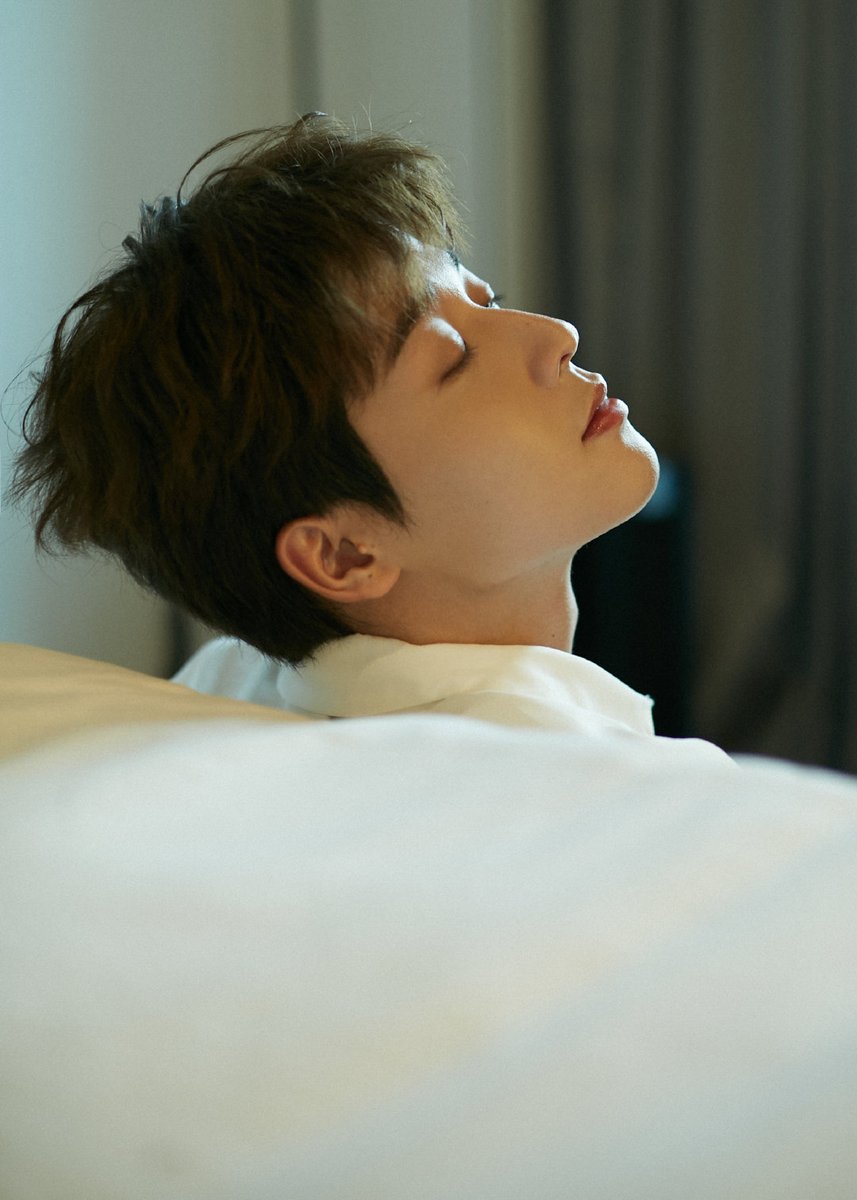 Wu Yuheng Studio
🗓2021.06.11

🍃 สายลมพัดอ่อนๆ พบเจอหนุ่มอยู่บนดาดฟ้า 

#WuYuheng 
#吴宇恒
#อู๋อวี่เหิง