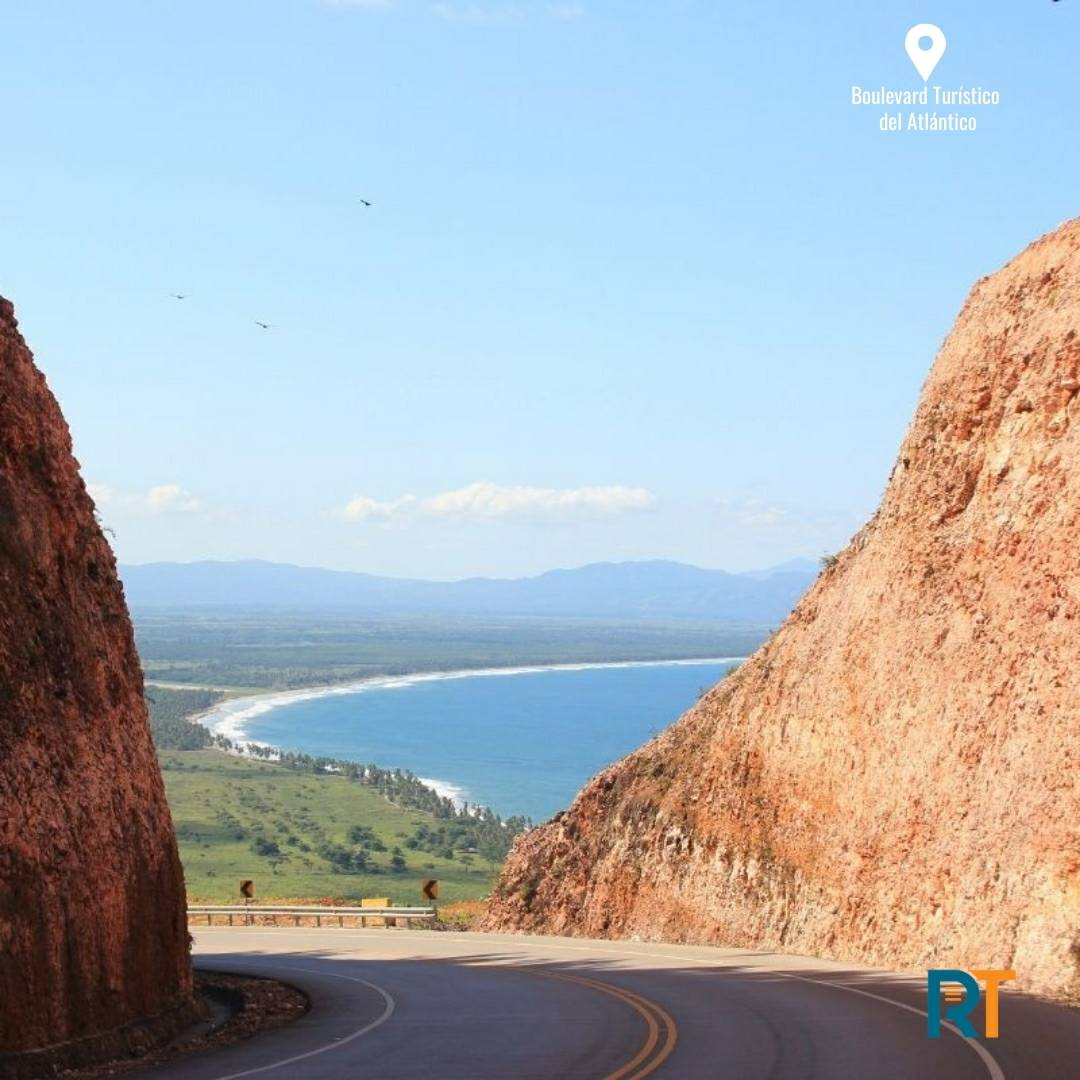 RTmagazinedo's tweet photo. Boulevard Turístico del Atlántico en Samaná 

Moderna infraestructura vial que une las comunidades de Santa Bárbara de Samaná, Las Terrenas, El Limón y  Las Galeras.  

Durante el trayecto se disfrutan vistas y paisajes marinos,el más hermoso es el que da acceso a Las Terrenas. https://t.co/ff28p4lTNI