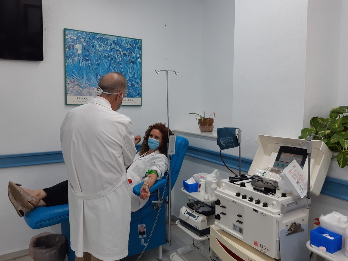 HospitalUVRocio's tweet photo. ‼️Te necesitamos‼️📢Se ha producido un grave descenso en las reservas de todos los grupos🩸. Los tratamientos de cáncer, la cirugía compleja, los accidentes de tráfico, los trasplantes de órganos... serían imposibles sin donaciones de sangre. #DonaSangreRegalaVida ❤️ https://t.co/f28u1RpdFf