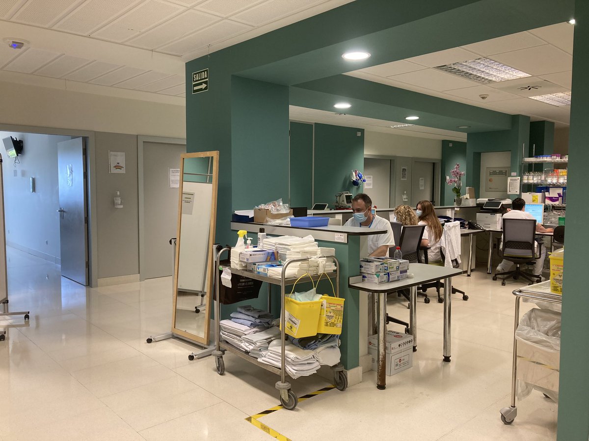 GVAhgandia's tweet photo. 🤗 🏥 Amb molta prudència, però també amb alegria i esperança, hui podem dir que a l’hospital de Gandia no hi ha cap pacient ingressat amb COVID! 
😷 Demanem precaució i responsabilitat a tots per a que la situació es mantinga i agraïm la col•laboració per fer-ho possible. https://t.co/91e1hA0Vac