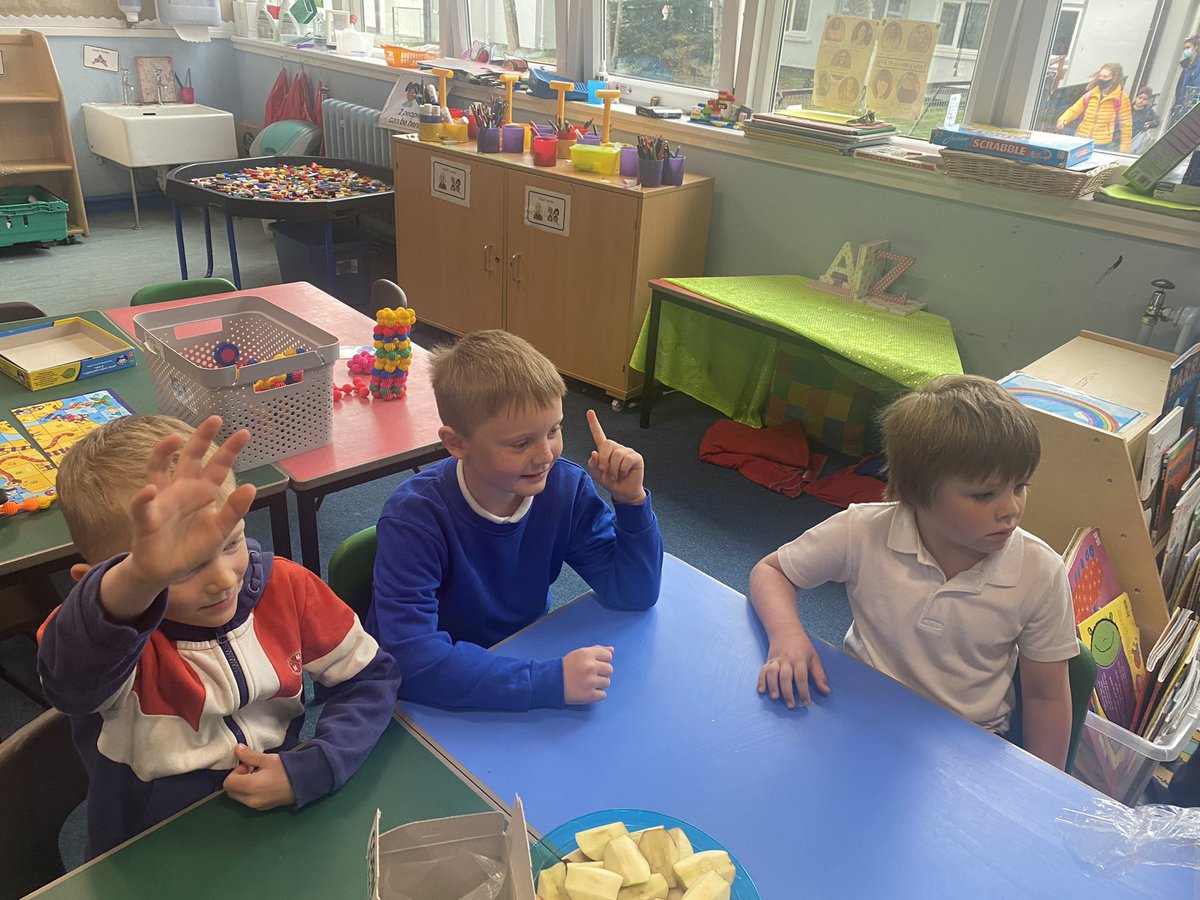 MissRenwickBPS's tweet photo. A wonderful week in P2. We have done some fab partner work to spot alliteration and we had a go at writing our own sentences. We loved soft start breakfast today and seeing our new P3 teacher again! 🍞✏️⭐️ Happy weekend! https://t.co/RQIPIsigEY