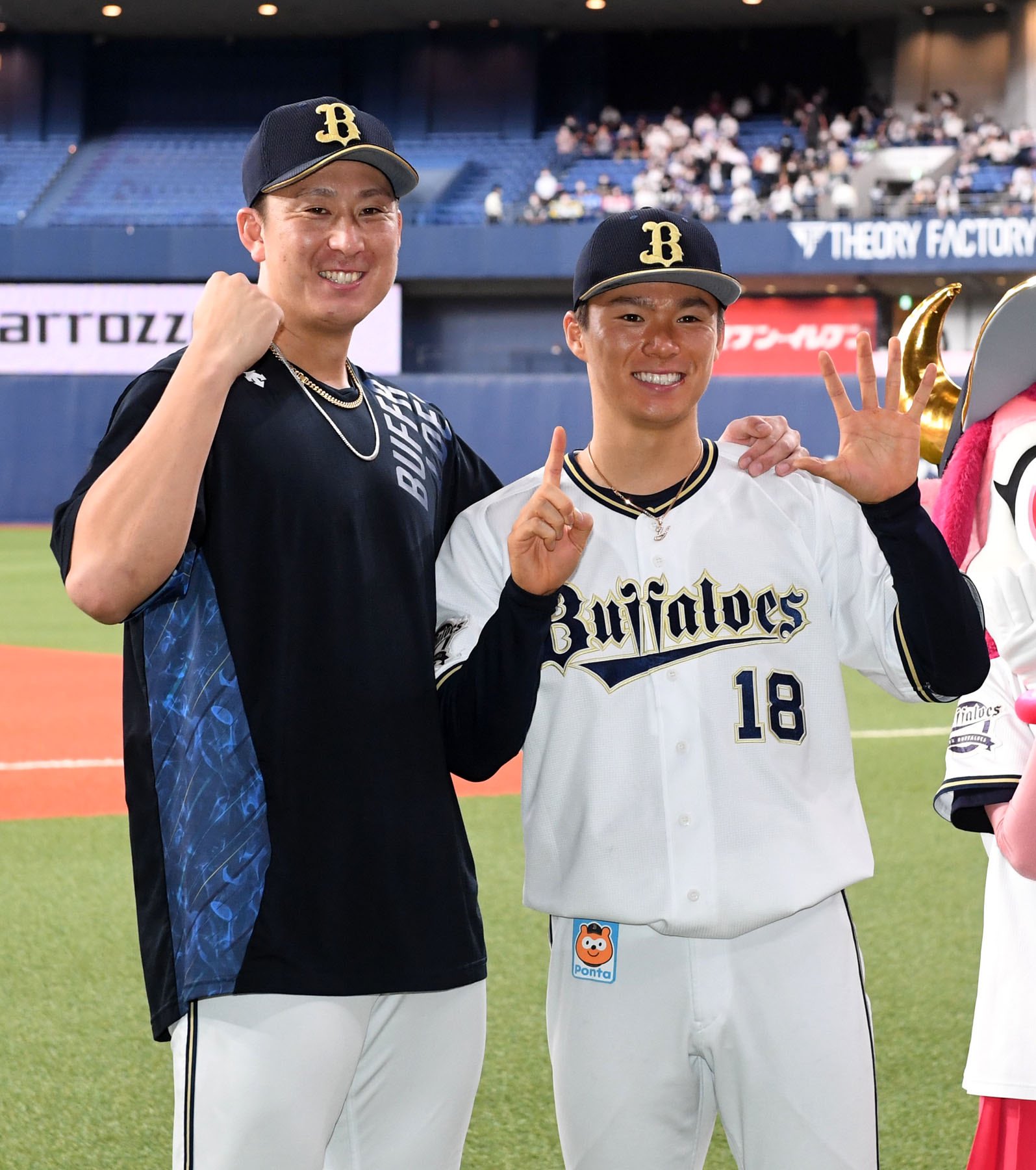 新品 山本由伸選手 クッション 楽天市場】［MLB公式商品］［山本由伸］［ロサンゼルス