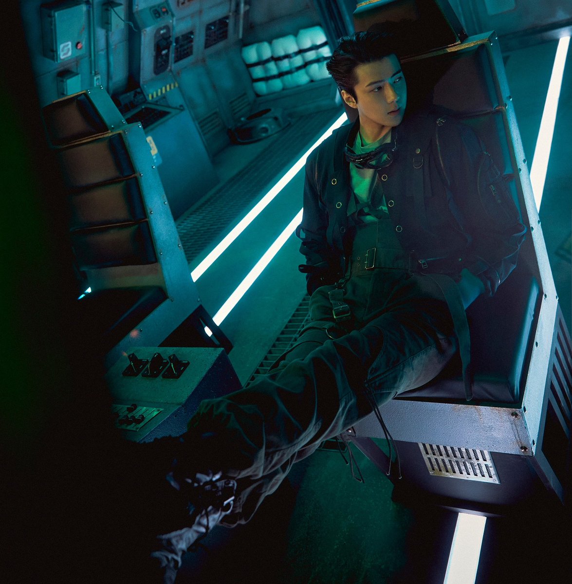 tsuyukito's tweet image. no wonder he sits like a boss here because sehun is the captain of exo ship 🚀
#SEHUN #세훈 #엑소세훈