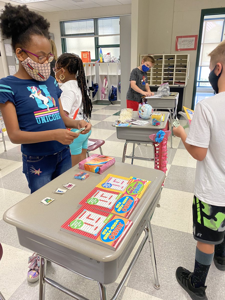 Thanks @MrsAMiller205 for supporting our #ClassroomCity! It was great to see the future 4th graders <a href="/ParksideES/">Parkside Elementary</a> 🤩 #PennDelcoProud