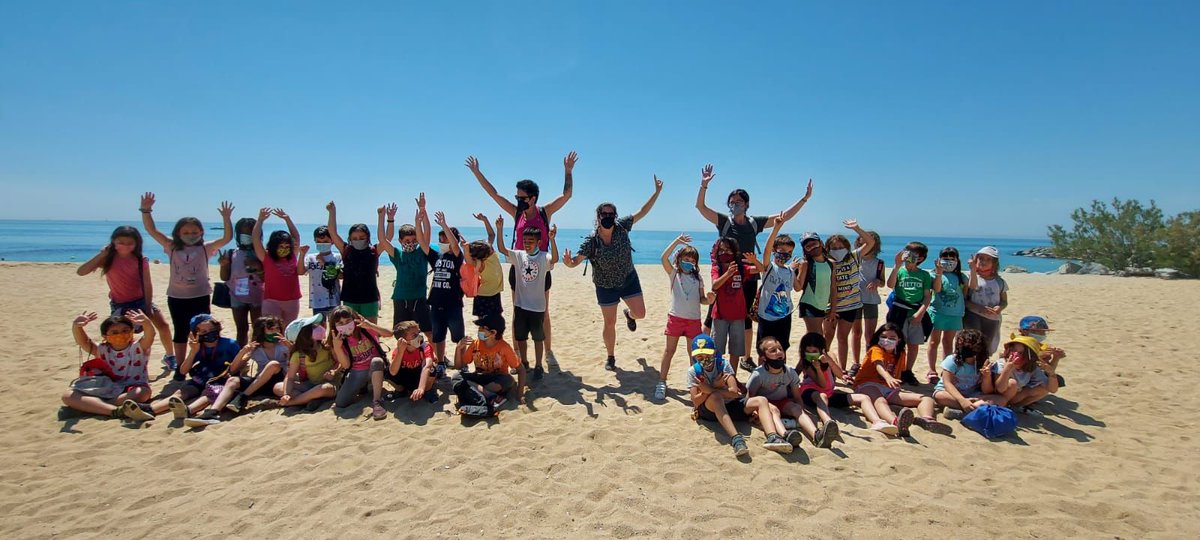 vedrunacent's tweet photo. Els nens i nenes de 2n de Primària hem anat de colònies a la platja a Caldes d’Estrac i ens ho hem passat molt bé!!! #2PRIMSSCC https://t.co/eZ346mdhVR