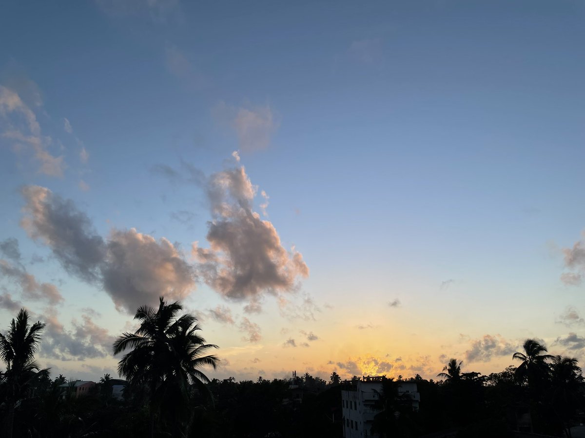 sornakkakb's tweet photo. #lockdownsunsets https://t.co/VJnLpCfy5I