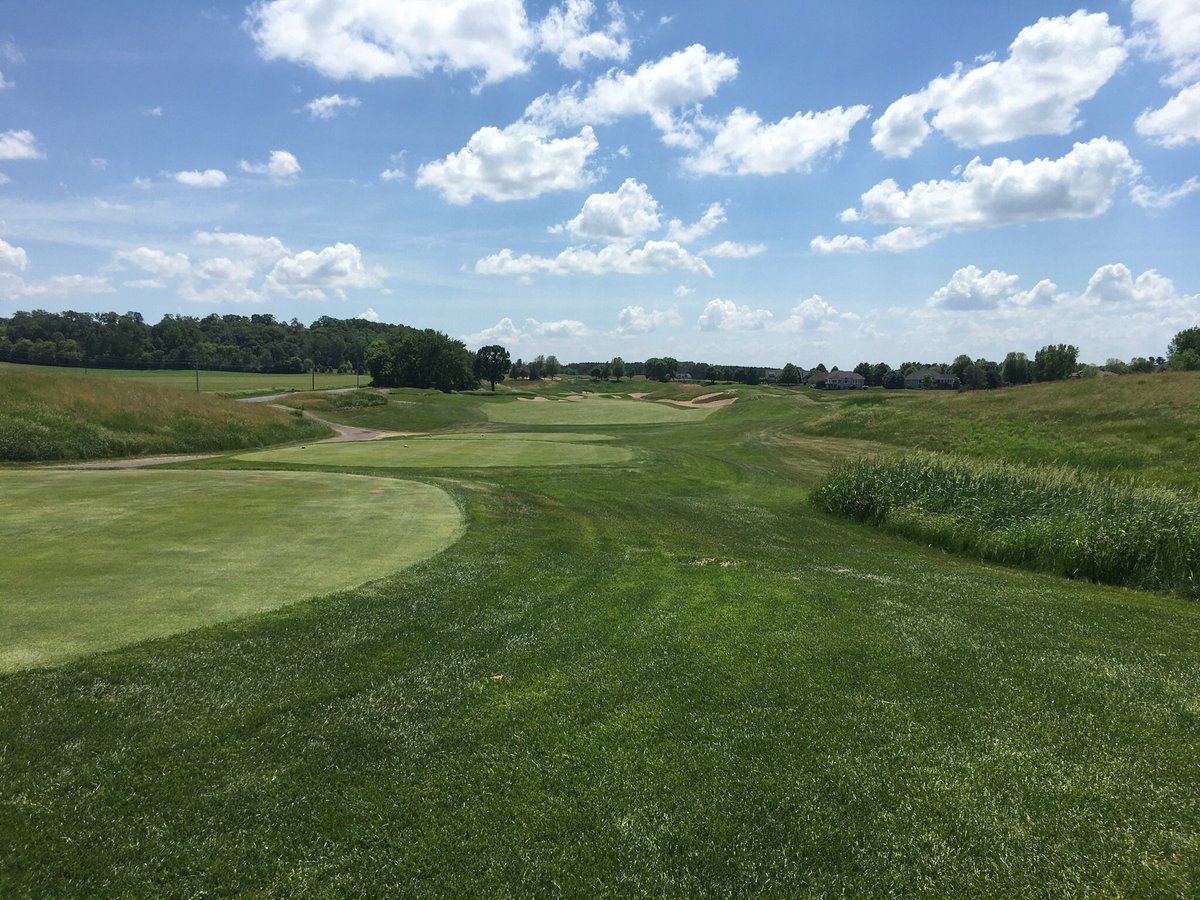 Golf_Minnesota's tweet photo. As the week of sweltering heat comes to an end, we visited neighboring Wisconsin for a beautiful, steamy day @TroyBurneGC. This Tom Lehman desiged layout is always a treat. #BigGreens #BigBunkers  #BigCourse https://t.co/QRevxIVpPP