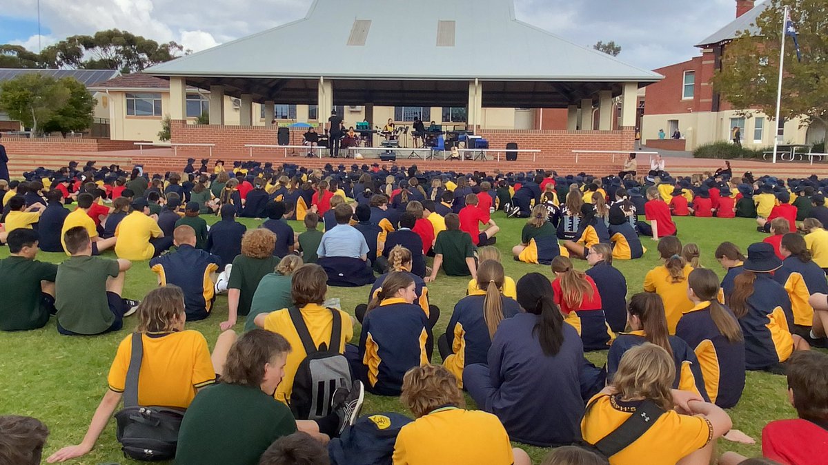 awoodgate74's tweet photo. My heart was happy today with both campuses together celebrating Founders Day #sjsnortham https://t.co/LZWPcomUIp